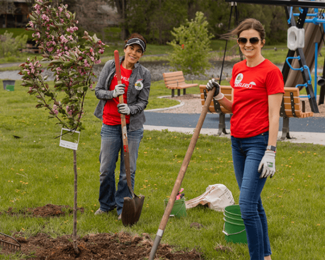 Travelers employees volunteering at local parks