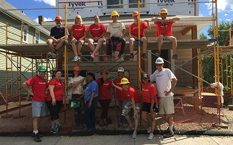 Travelers employees volunteering for Habitat for Humanity