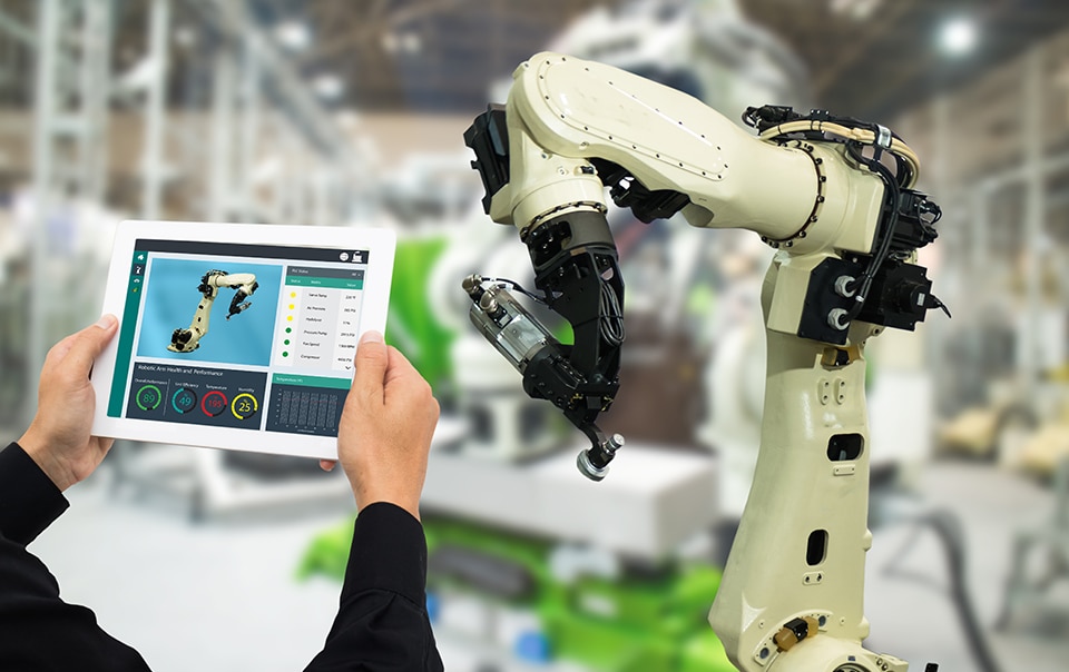 4 Risks of IoT in Manufacturing | Travelers Insurance
