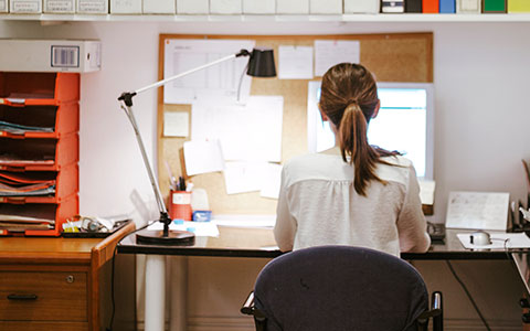 How to Adjust Your Desk Chair and Workstation