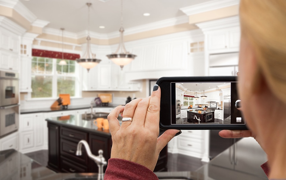 How to Do Virtual Tours for Real Estate | Travelers Insurance