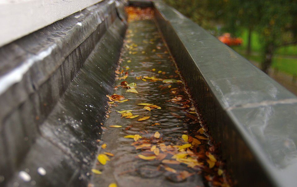 clogged gutters can cause water damage